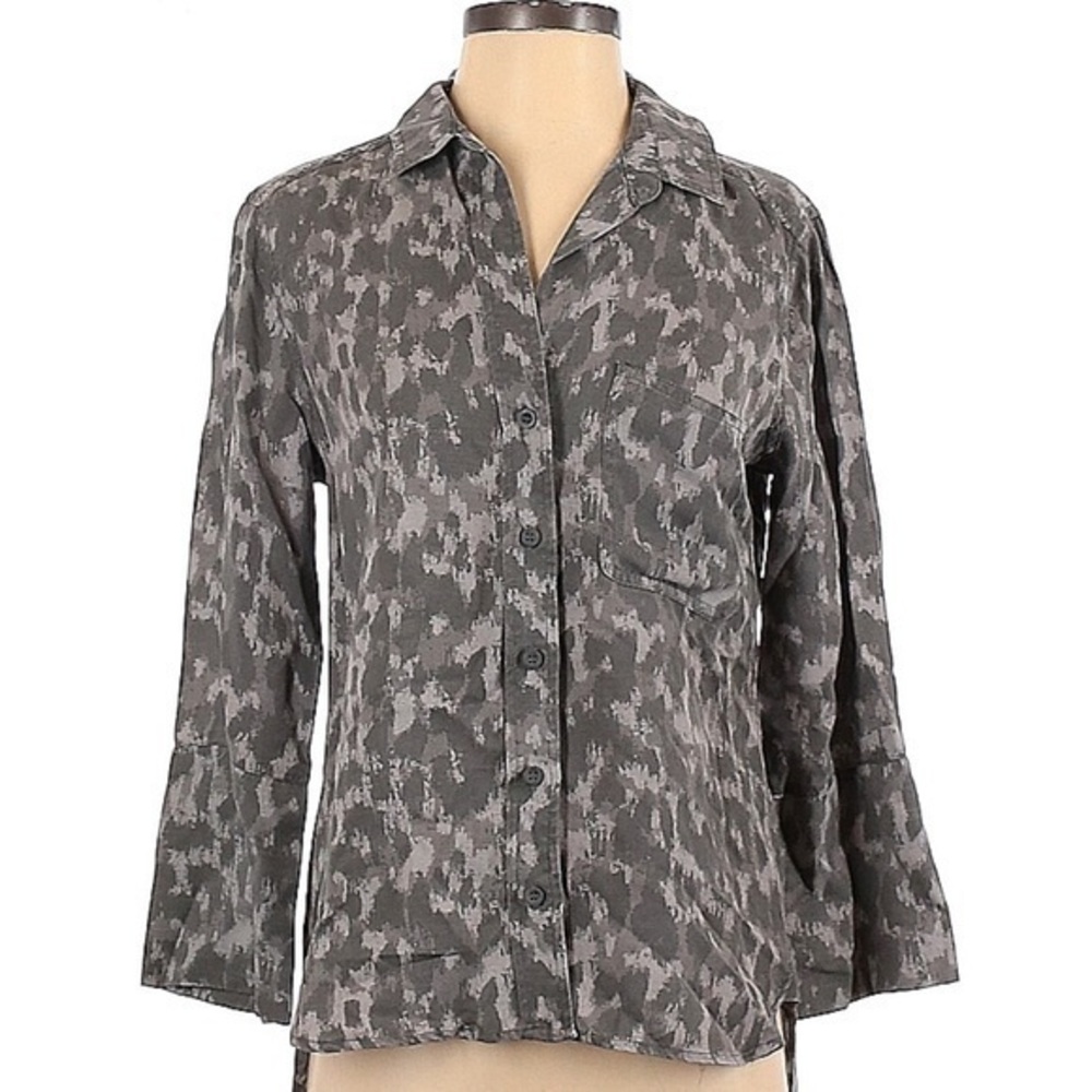 Cloth & Stone
Size XS Long Sleeve Blouse